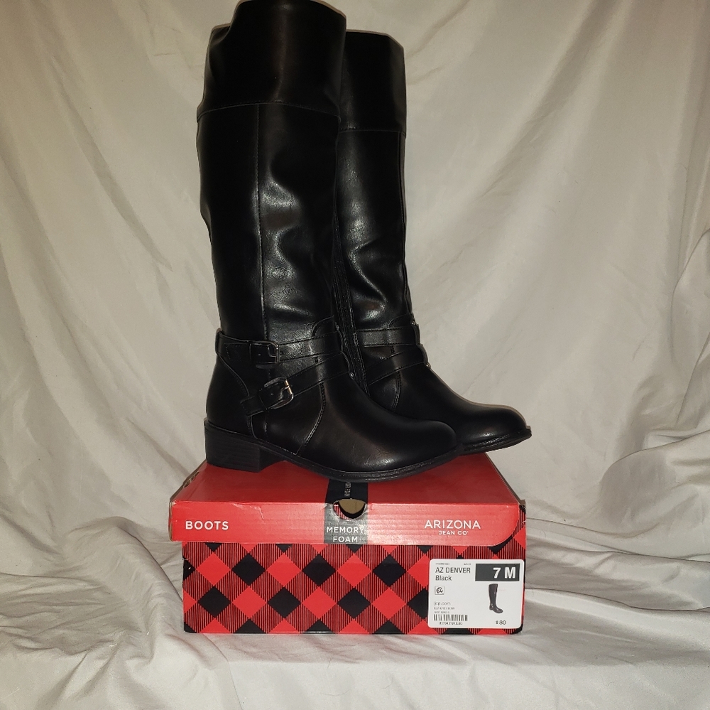 NIB Black Calf High Riding Boots